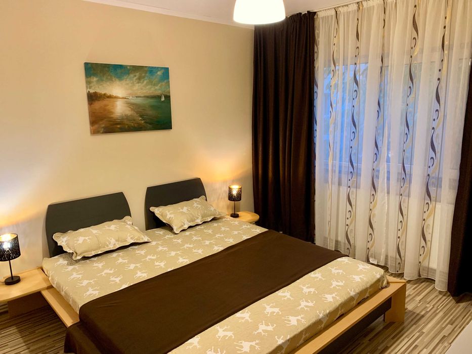 Închiriez apartament 3 camere, decomandat, etaj 2/4, Gheorghe Doja, Pitești