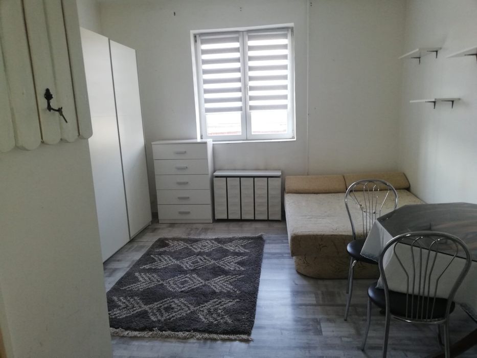 Inchiriez garsoniera 7 Noiembrie, zona TCM aproape de UMF si spitalul judetean