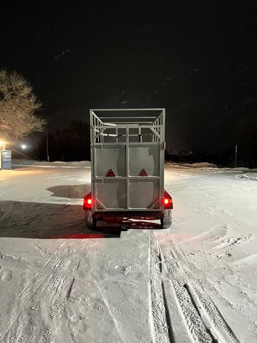 Прицеп коневозка