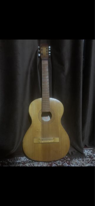 Продам гитару. Срочно!