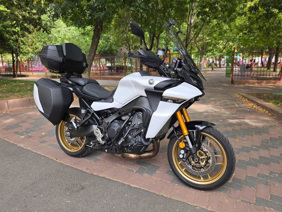 Vand motocicleta Yamaha - stare excelenta