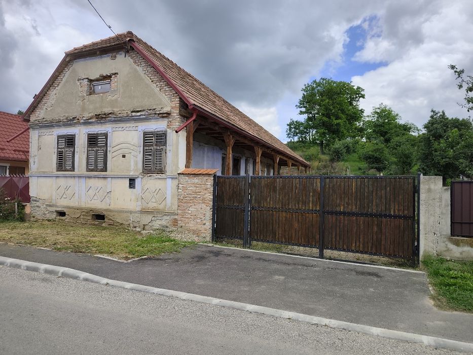 Casă în sat Grid, jud. Brașov – 1000 mp teren ( curent canalizare apa curentă ) asfalt până la poartă