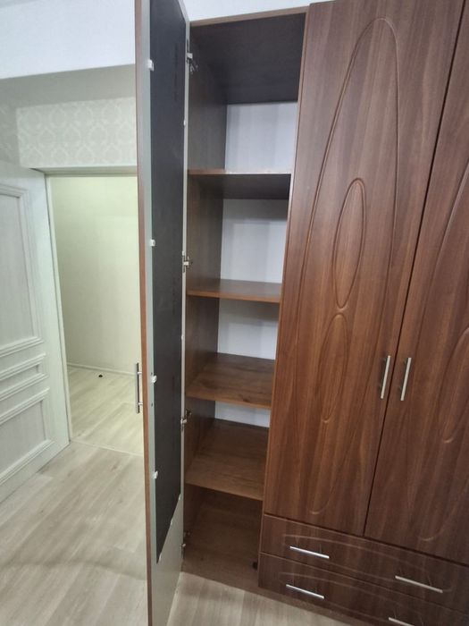 Продается шкаф в отличном состаяние