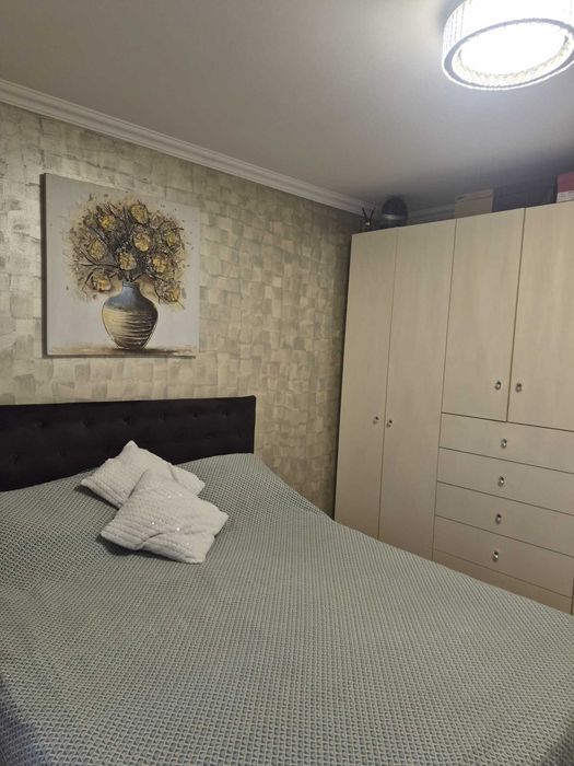 Vand apartament cu 3 camere Tomis 3 vis a vis Mega Image etaj 4 din 4