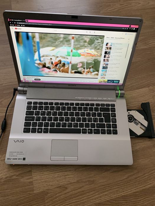 Laptop Sony Vaio display 15,6 led,500gb mem,4gb ram ddr3 cu incarcator