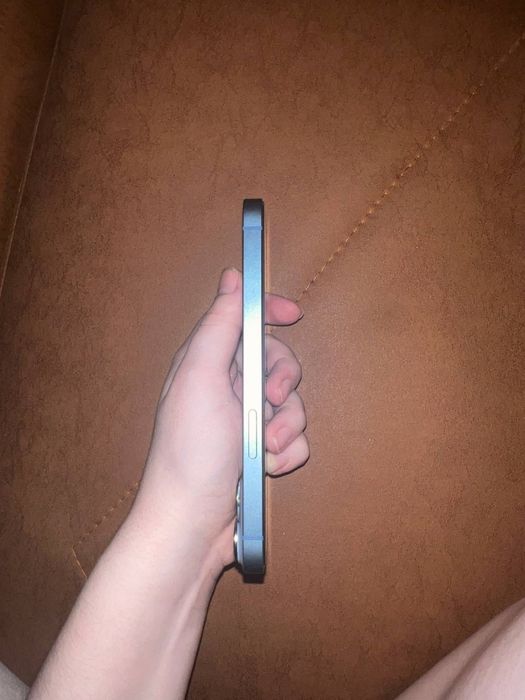 Продаю айфон 14 память 256г