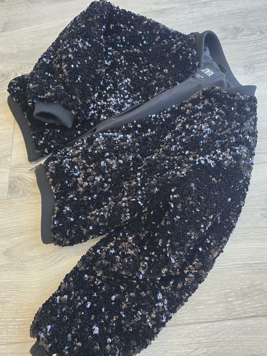 Черно яке на пайети Zara