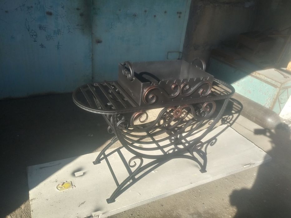Продам мангал с элементами художественной ковки