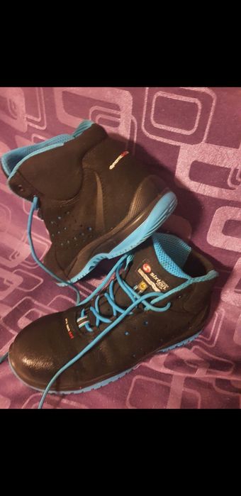 Vând bocanci mar 42-45