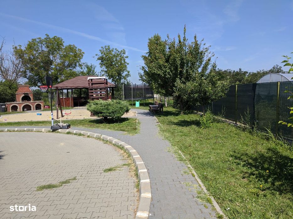 Garsonieră Spațioasă la Curte