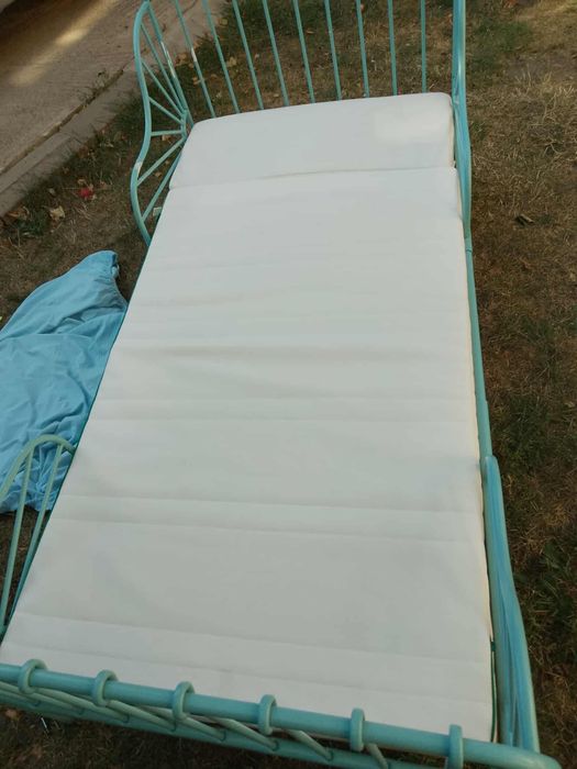 Детско креватче с матрак и подматрачна Ширина 85 см. Дължината 1.70см.