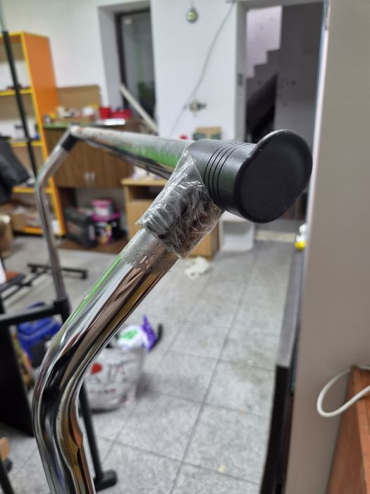 Stander/Stender haine, de plastic