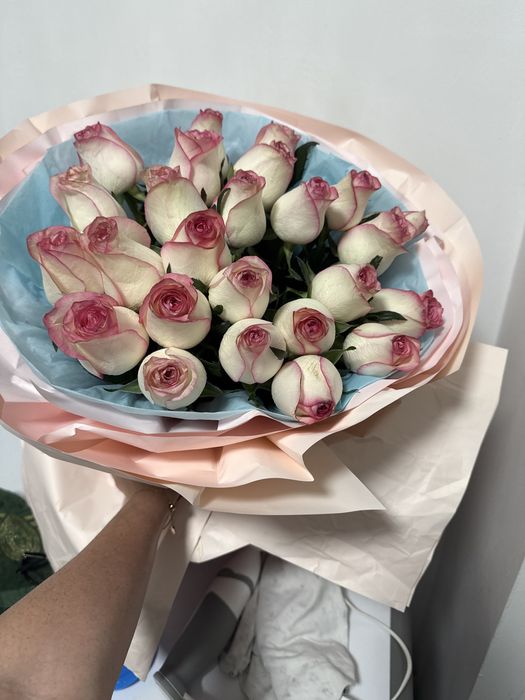 Цветы 25 роз свежие
