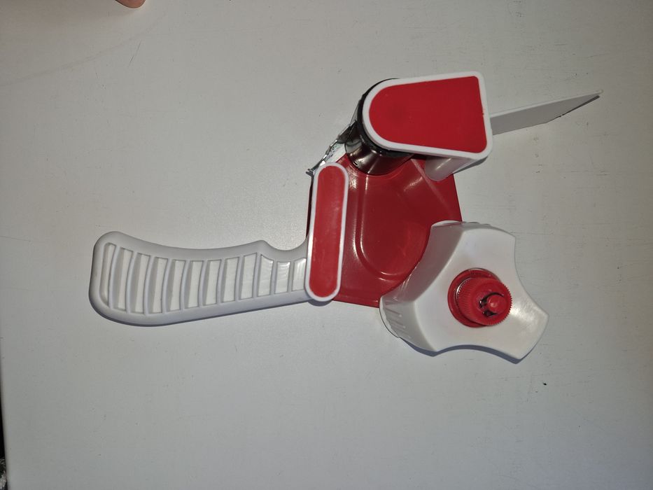 Диспенсер скотча  шириной до 50 мм