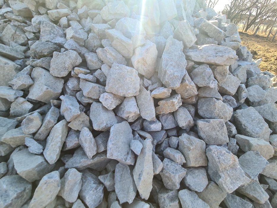 Piatra concasata Pojorata. Sort 16-32 concasat. Buldoexcavator Comp