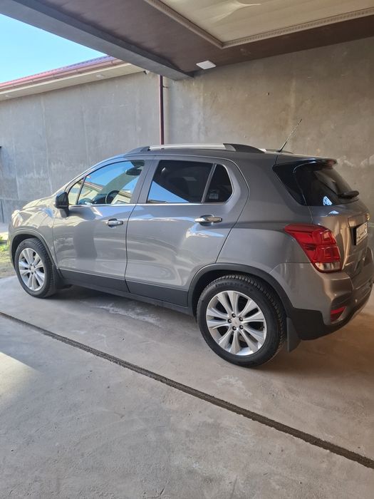 Треккер 1 премер Идеал+Тоза срочни сотилади