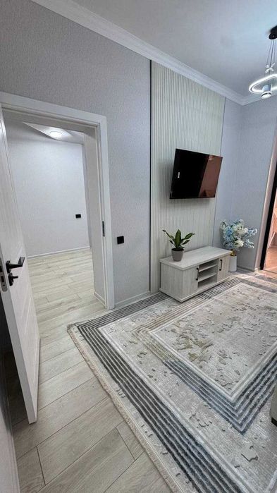 Продаю квартиру в Яшнабадском районе Новострой ул ИЗЗАТ 2х ком 2-этаж