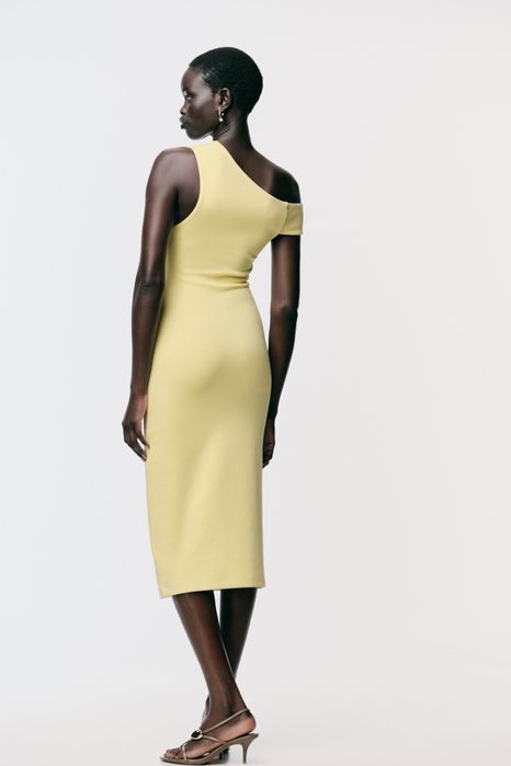 Рокля Zara по тялото