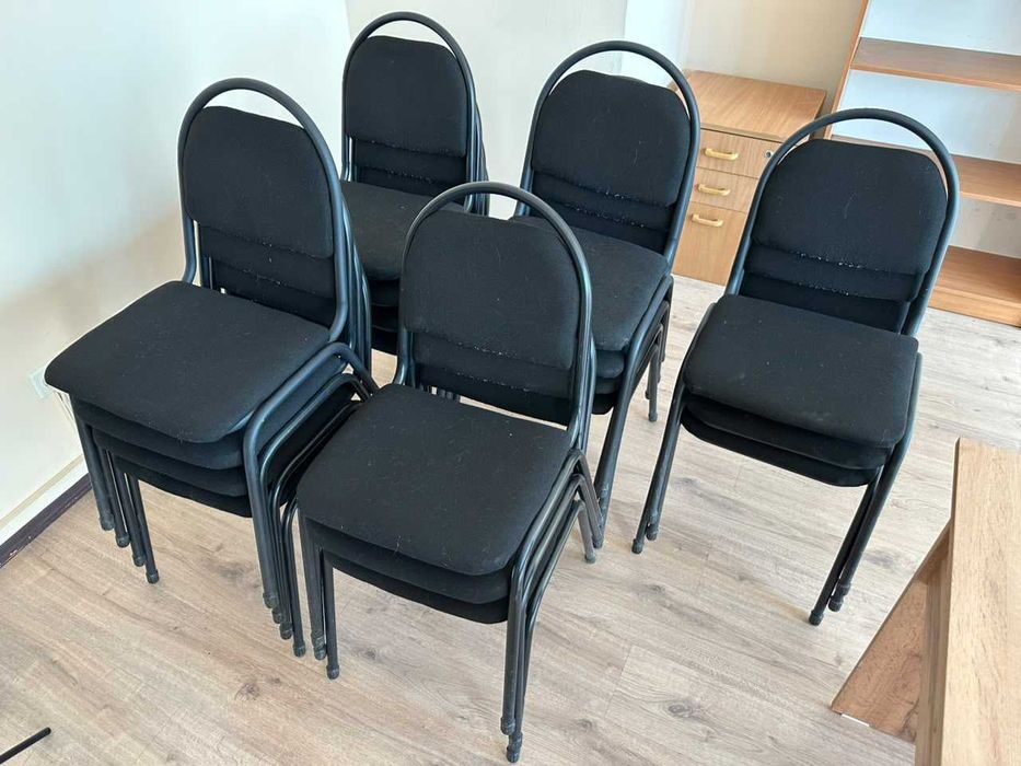 офисные столы и стулья
