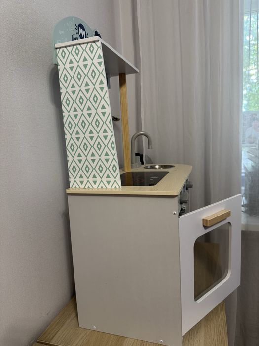 Детская деревянная кухня