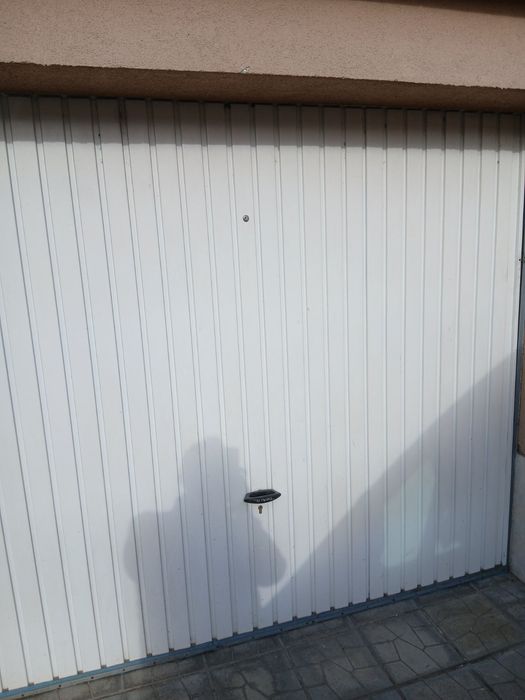 Електрическа Гаражна Врата