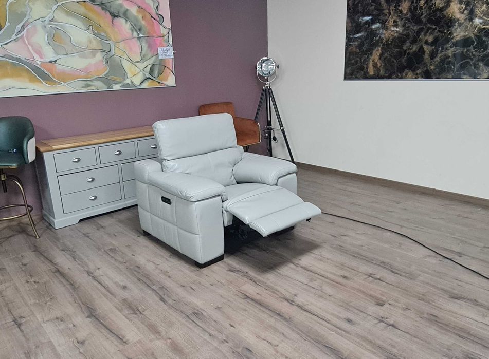 Сив кожен фотьойл с електрически релаксиращ механизъм