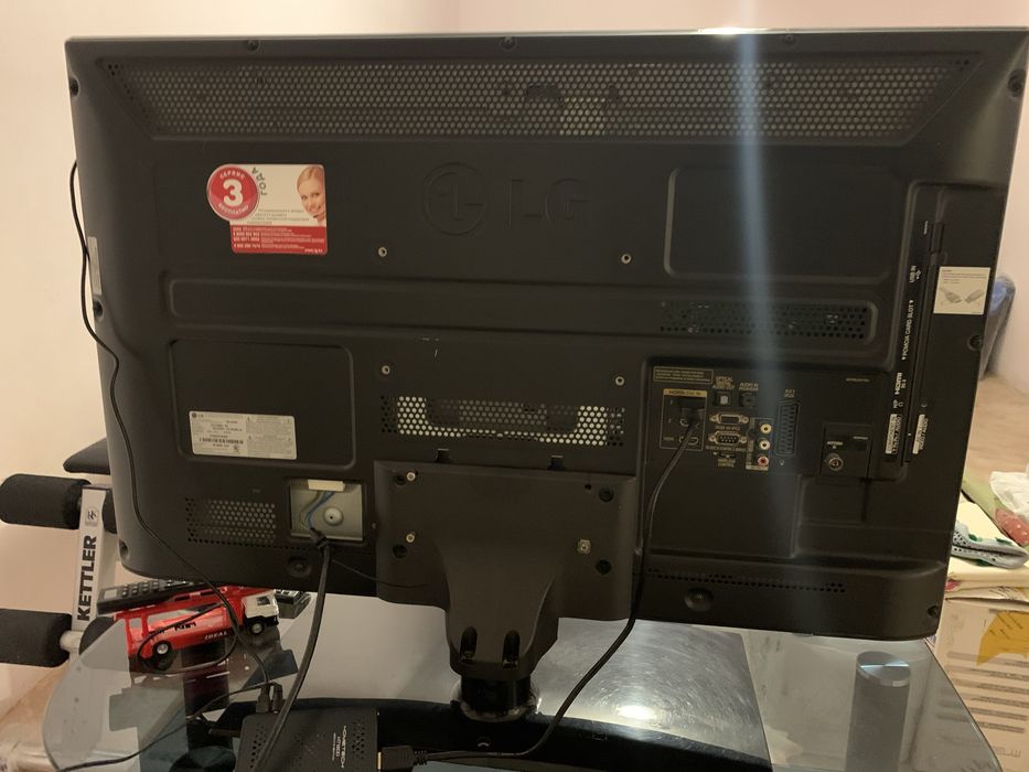 Телевизор LG 32LE3300