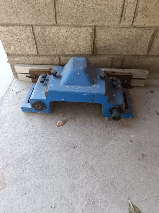 Фрезерный станок по дереву с кареткой