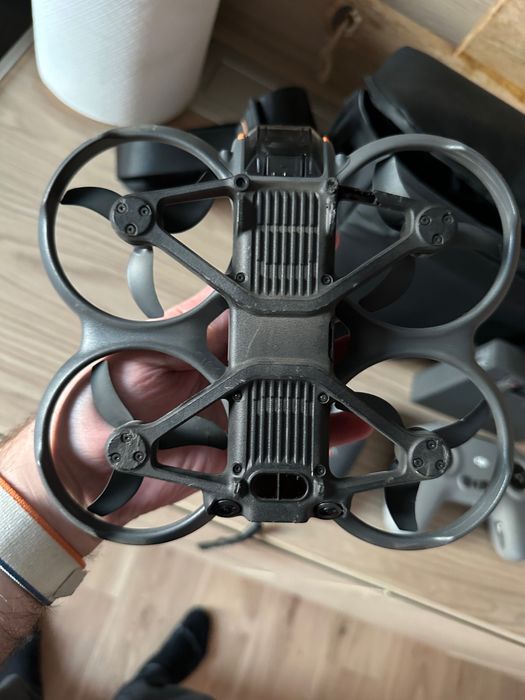 DJI Avata 2 Fly More Combo (3 baterii) + DJI Care Refresh 06/2026