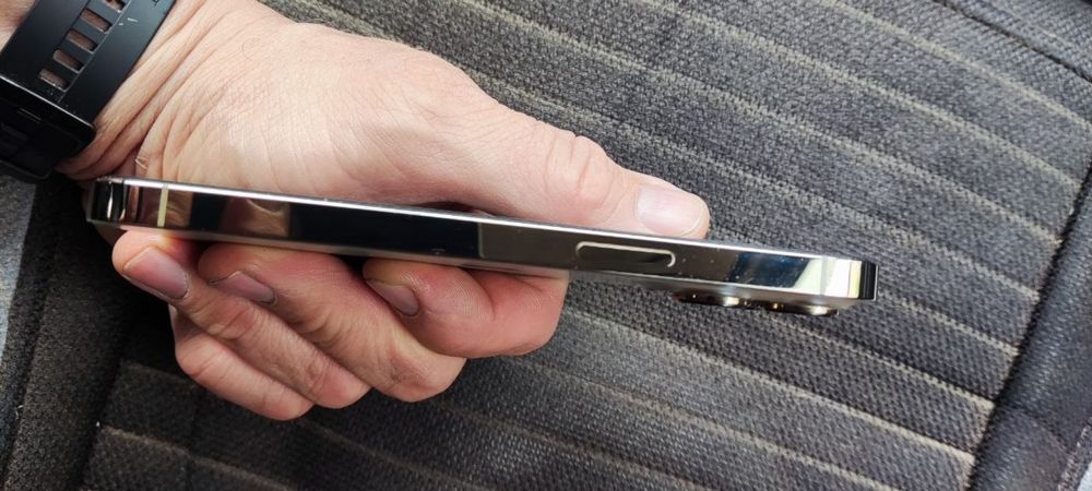 IPHONE 13 pro gold