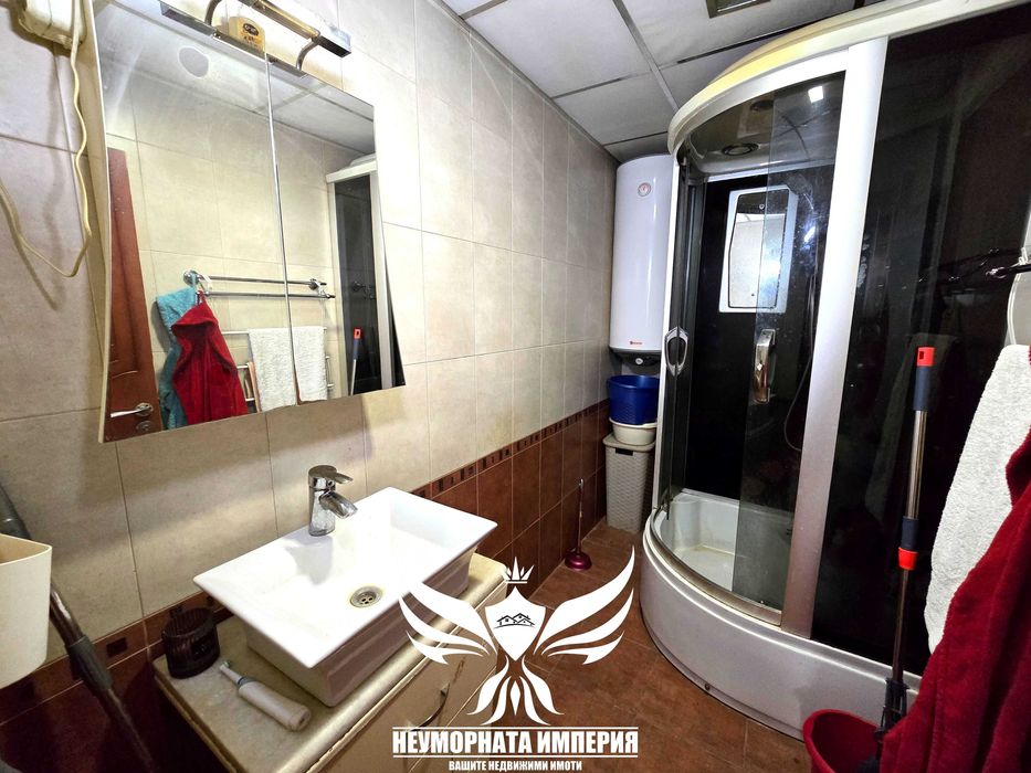 Продавам тристаен апартамент 108кв.м. на първи етаж в Асеновград, кв.Зъбче