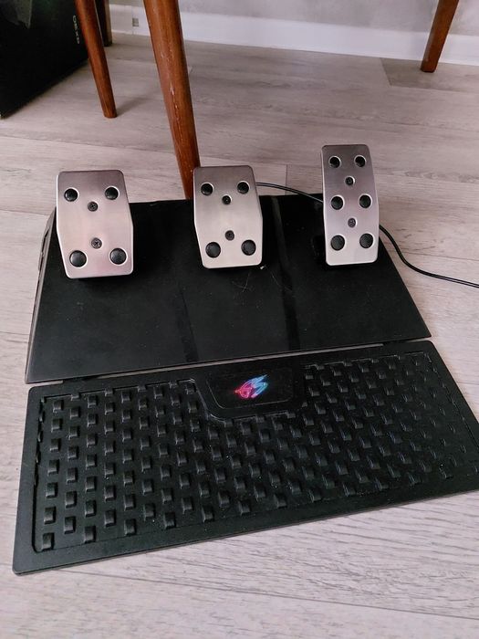 Продам рулькомпьюторный, проводной.