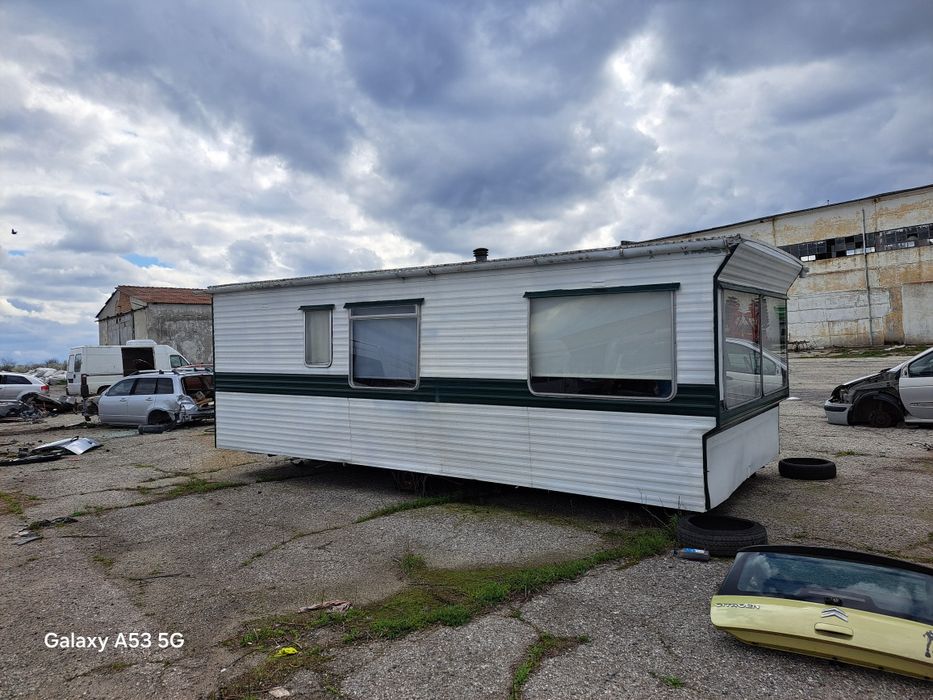 Фургон с колела / каравана / мобилни къщи