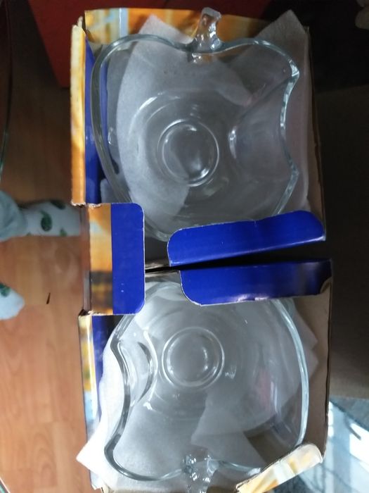 Продам набор из 12предметов и вазу