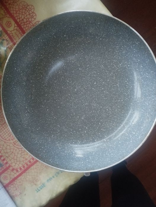 Продаются сковородки, эмалированная чашка