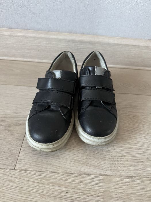 Продам обувь на девочку