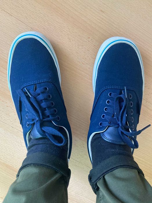 Обувки - Vans Era