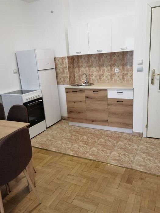 Дава се под наем Двустаен апартамент в София, Слатина - 70 кв.м за 562 € - Снимка #1