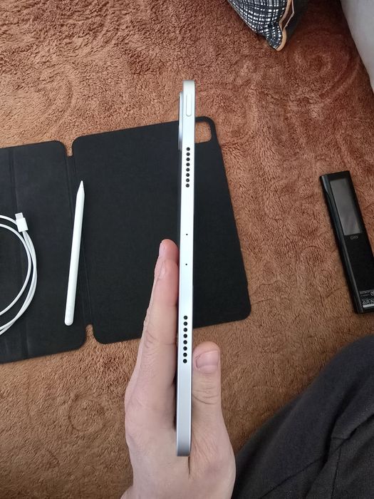 Ipad pro 11 M1 gen 3 Wifi, 128gb + apple pancil si husa