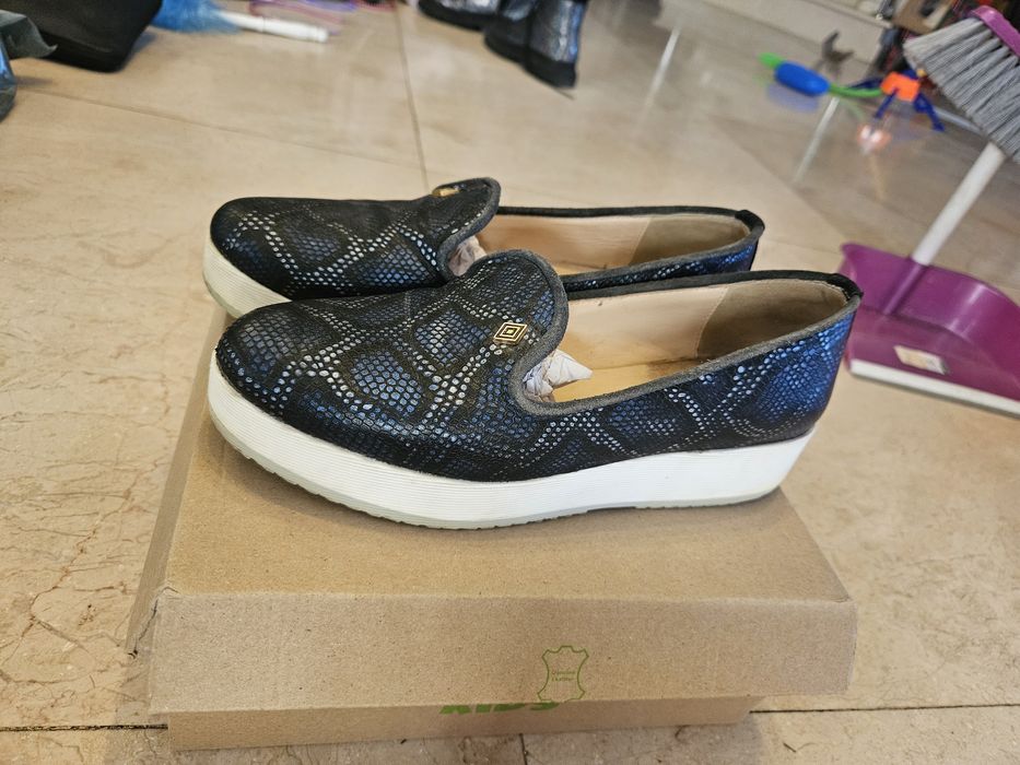 Vand pantofi piele naturala, marimea 36