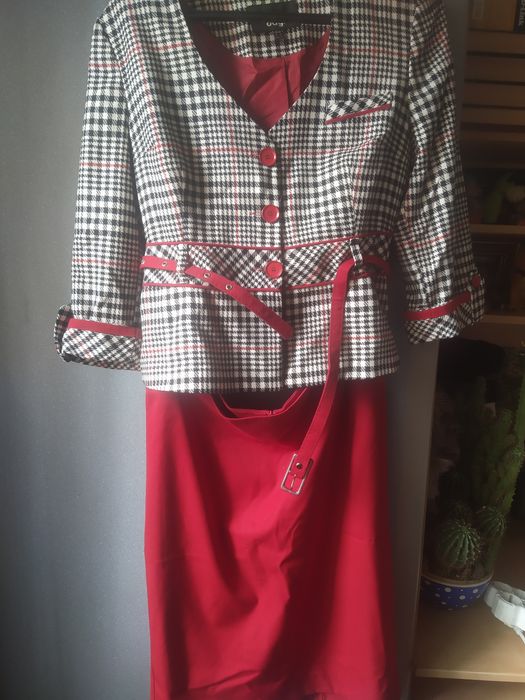 яркий костюм юбка и пиджае