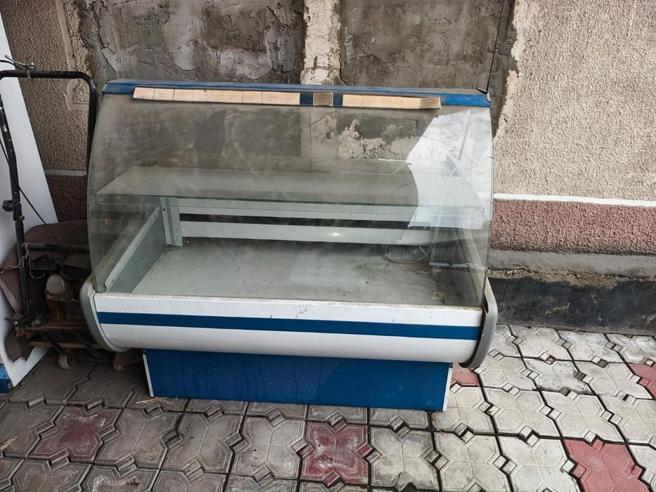 Витриннный холодильник и морозильный ларь витринный
