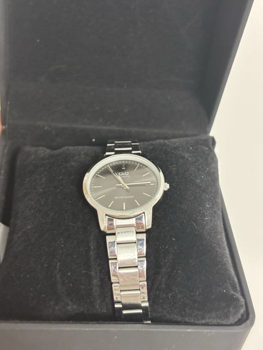 Продам женские часы