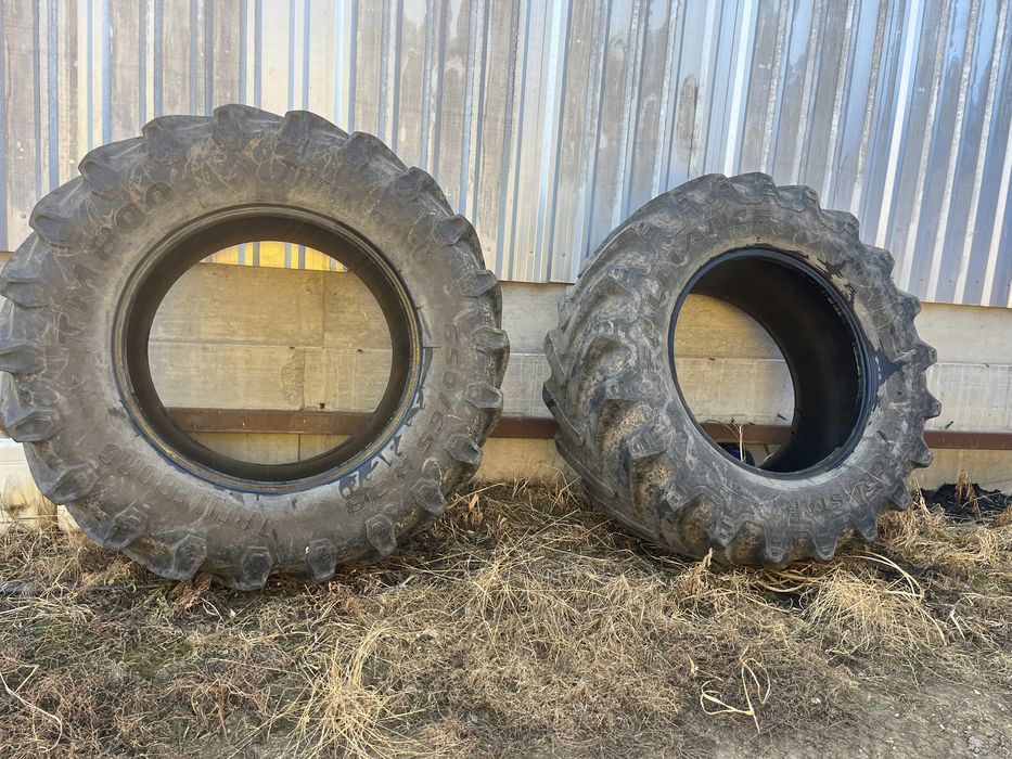 Vând anvelope 650 65 r38