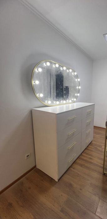 Визажный стол с тумбами