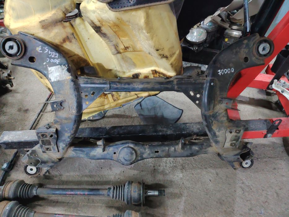 Задняя балка крайслер 300с