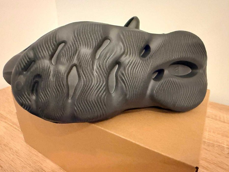 Vând Yeezy FOAM RNR ONYX