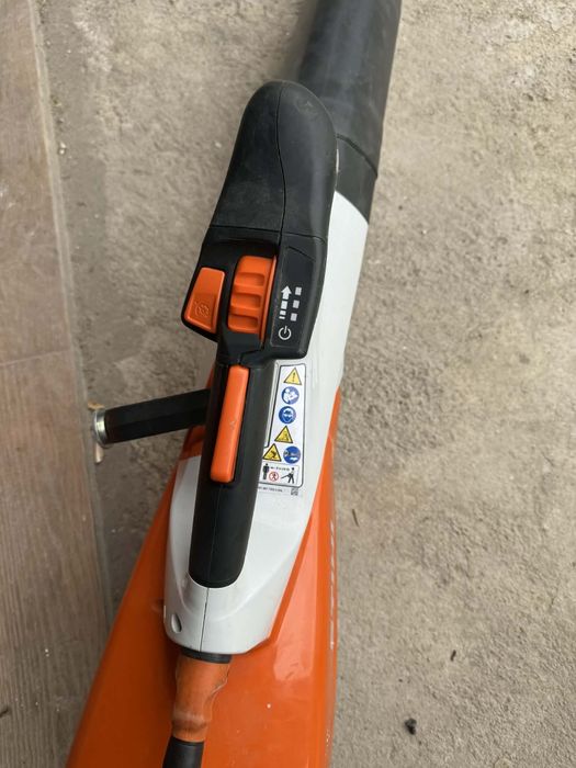 Батерия Stihl AL3000L и акумолаторна  ДУХАЛКА STIHL ST ВGA 200 щил