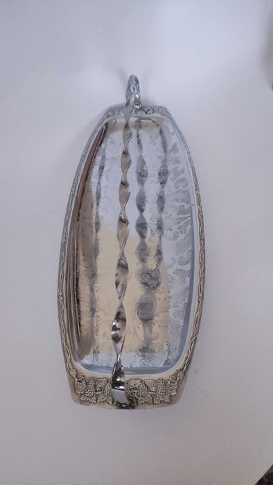 Голямо метално плато с подвижна дръжка