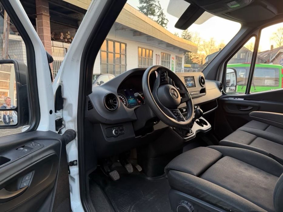 Mercedes Benz Sprinter 2023